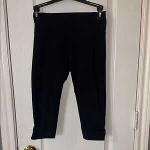 Lululemon crop leggings no tag recommended size 4 color black